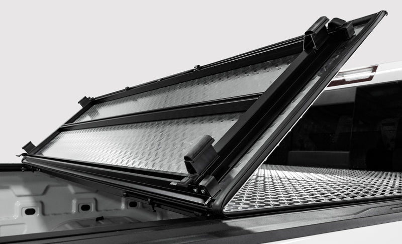 Access LOMAX Tri-Fold 05-21 Nissan Fronteir 5ft Bed