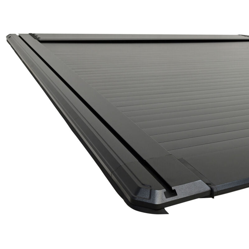 Westin 19-26 GM  Silverado/Sierra 1500 5ft 8in Bed Manual Retractable Tonneau Cover - Black