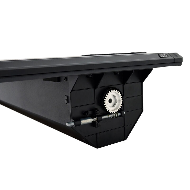 Westin 19-26 GM  Silverado/Sierra 1500 5ft 8in Bed Manual Retractable Tonneau Cover - Black