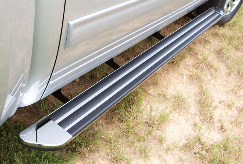 Lund Universal Crossroads 80in. Running Board - Chrome