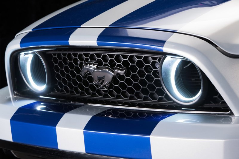 ORACLE Lighting Surface Mount White LED Fog Light Halo Kit (Grill Style) for Ford Mustang 10-13 334-001