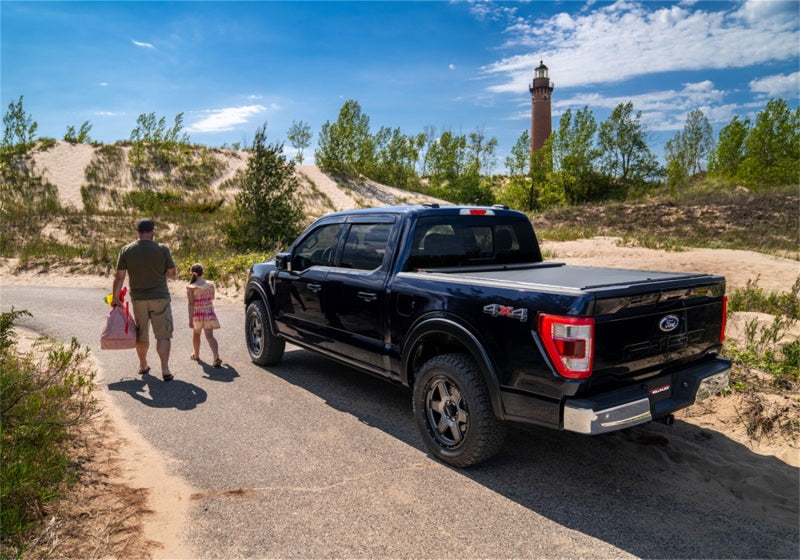 Roll-N-Lock 19-23 RAM 1500 w/o Swing Gate Tailgate SB 76.3in M-Series Retractable Tonneau Cover